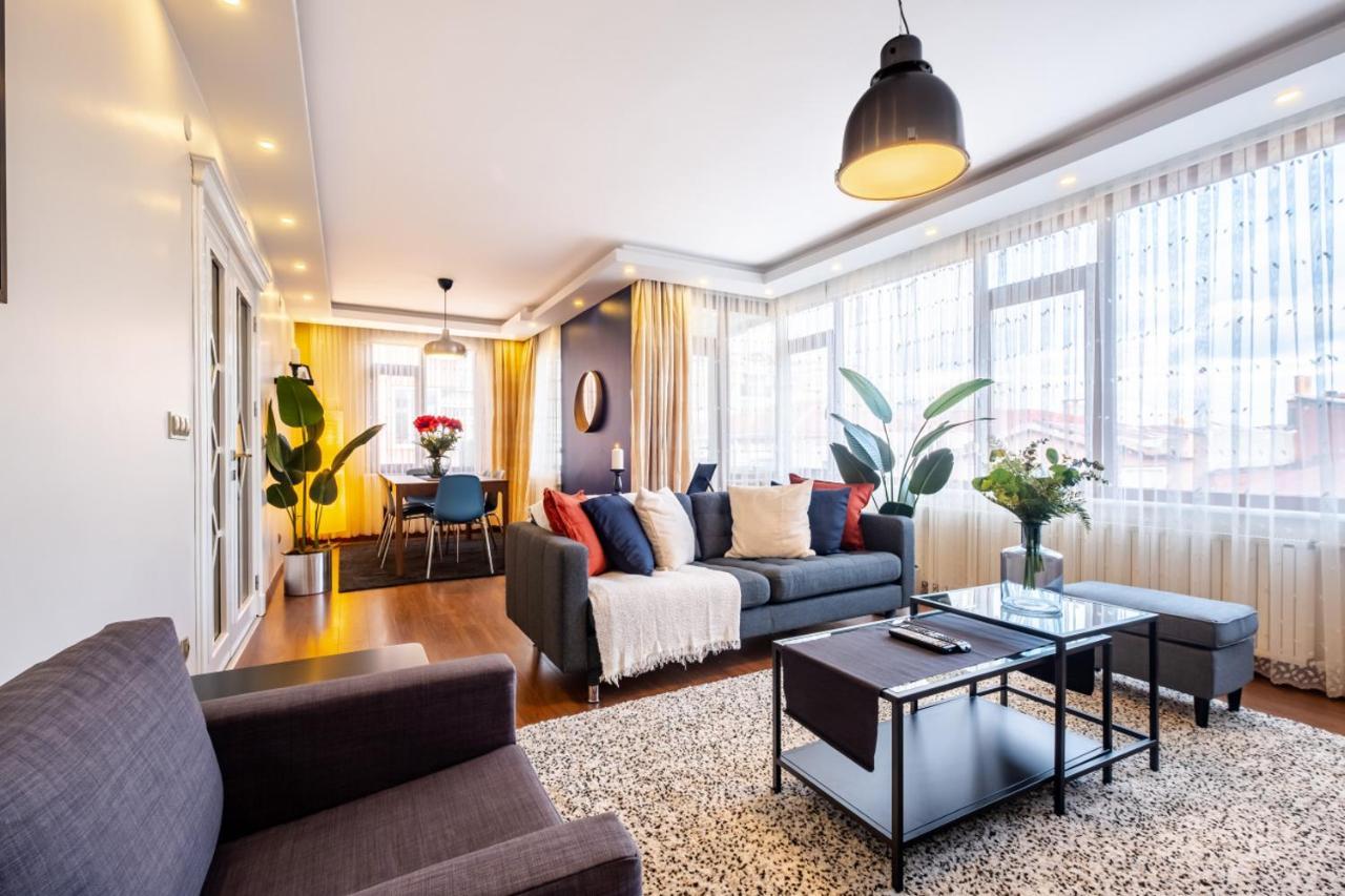 Daire Captivating Flat With Balcony Near Besiktas Pier *
